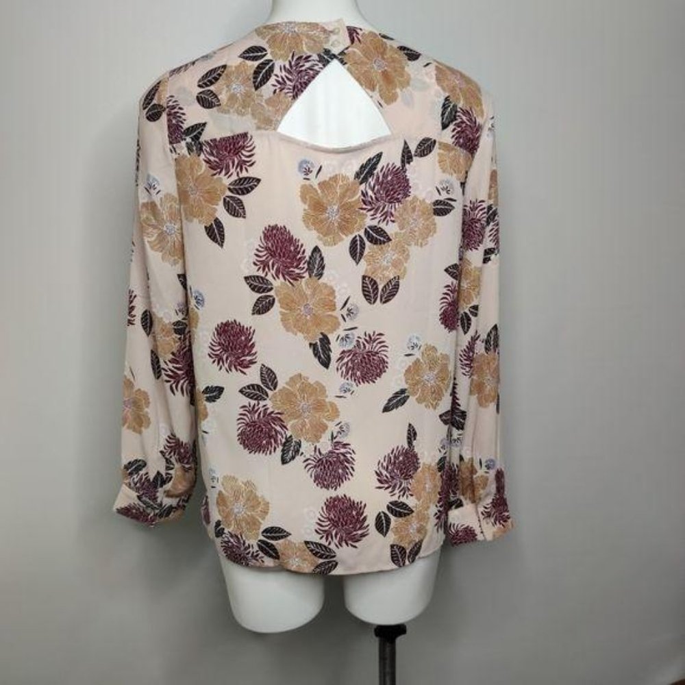 LOFT Long Sleeve Floral top - Picture 5 of 13